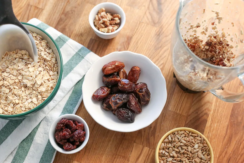 Kurma di Indonesia: Tradisi, Ekonomi, dan Kesehatan — Panduan Nasional Lengkap